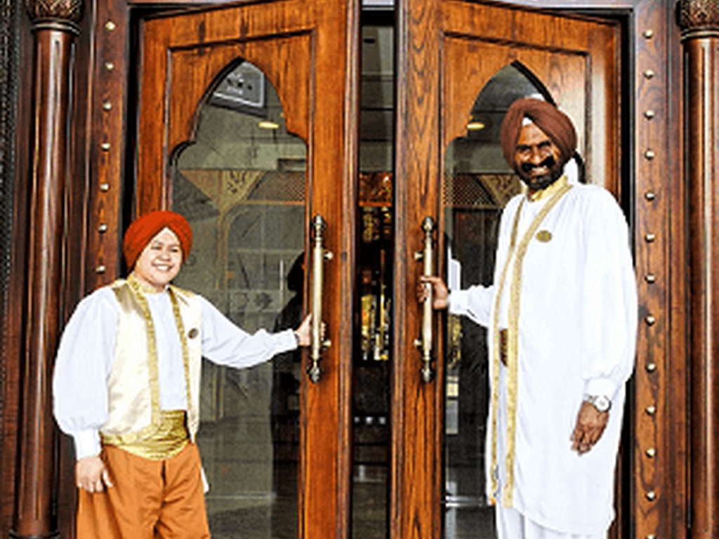 Doorman Arabian Courtyard Hotel & Spa Bur Dubai